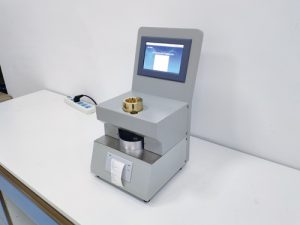 303-22 How much does it to be accurate when weighing the sample in the metal powder flow measurement by a hall flowmeter?